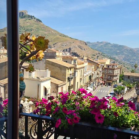 B&B Joan'S Heritage Taormina Exterior foto